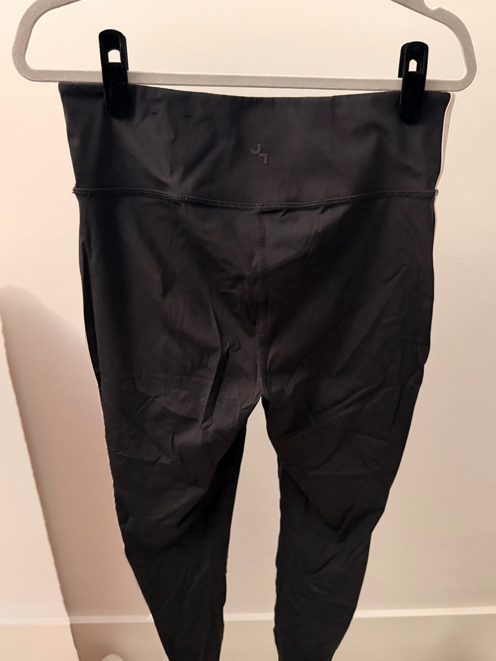 JoyLab Woman’s Double Layer Sports Bra & High-Rise 7/8 Leggings - Picture 6 of 8